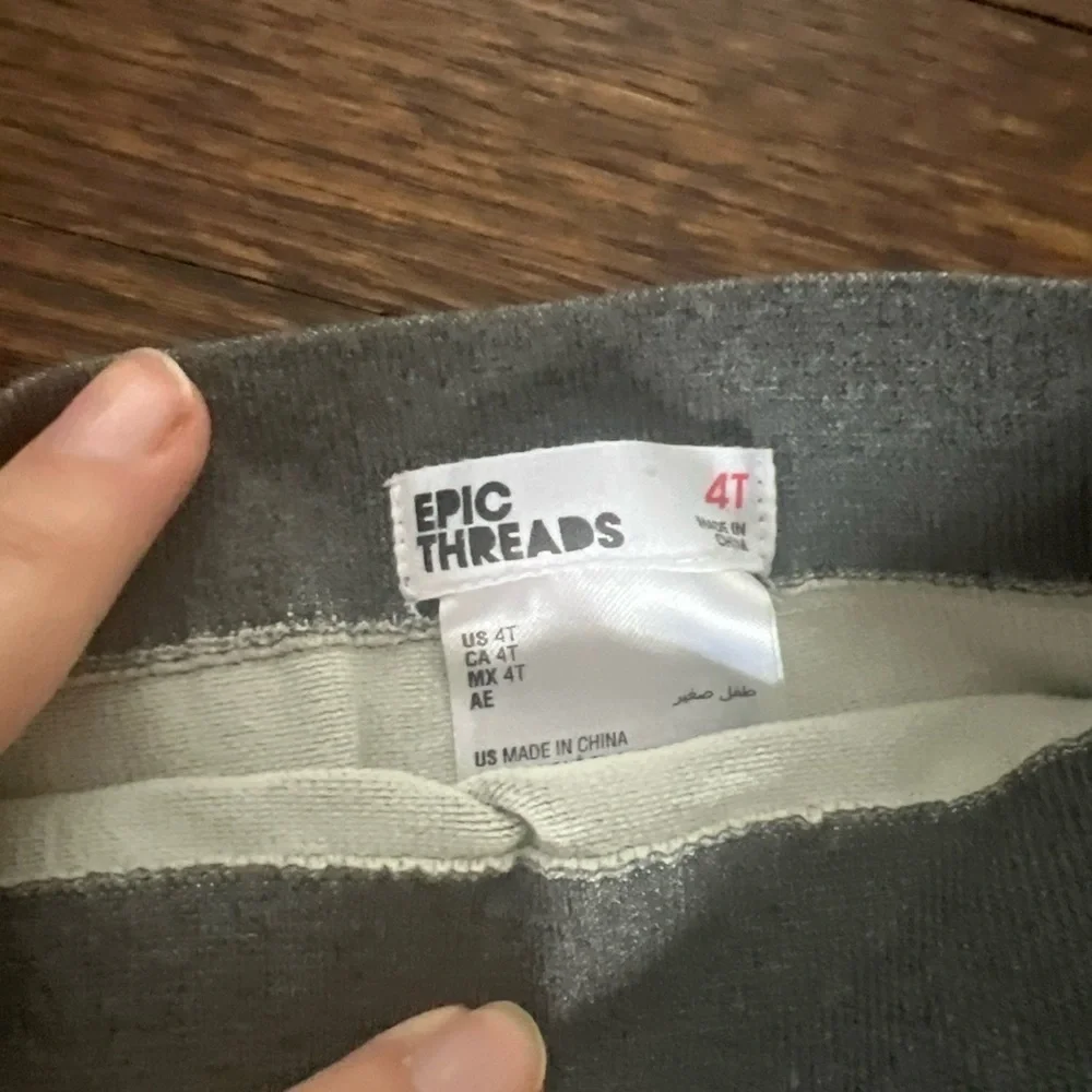 Gap And Epic Threads girls  Sweater pants Size 4-5 Lot Of 2 Pants